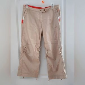 Nike Capri pants. Beige size M. New without tags